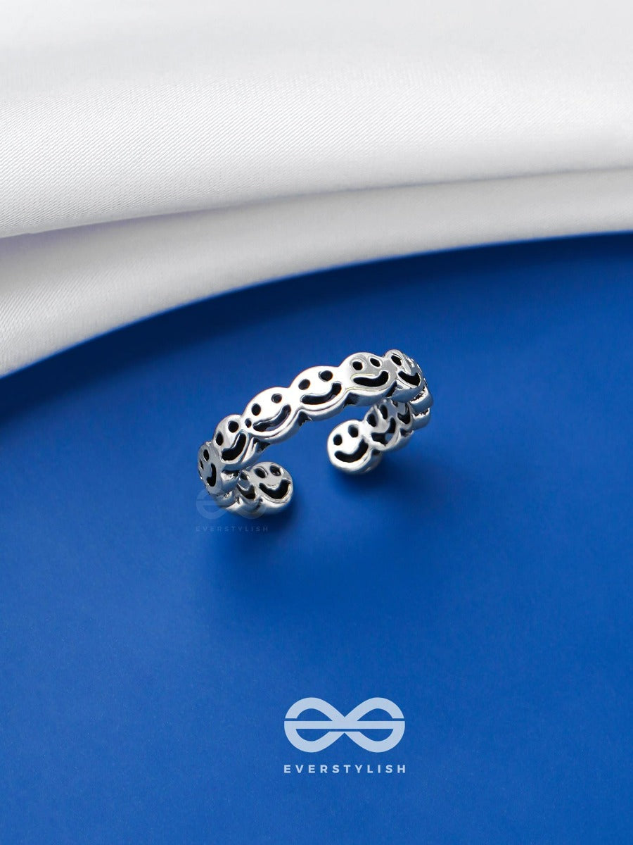 Sinister Smiles - Silver Adjustable Ring