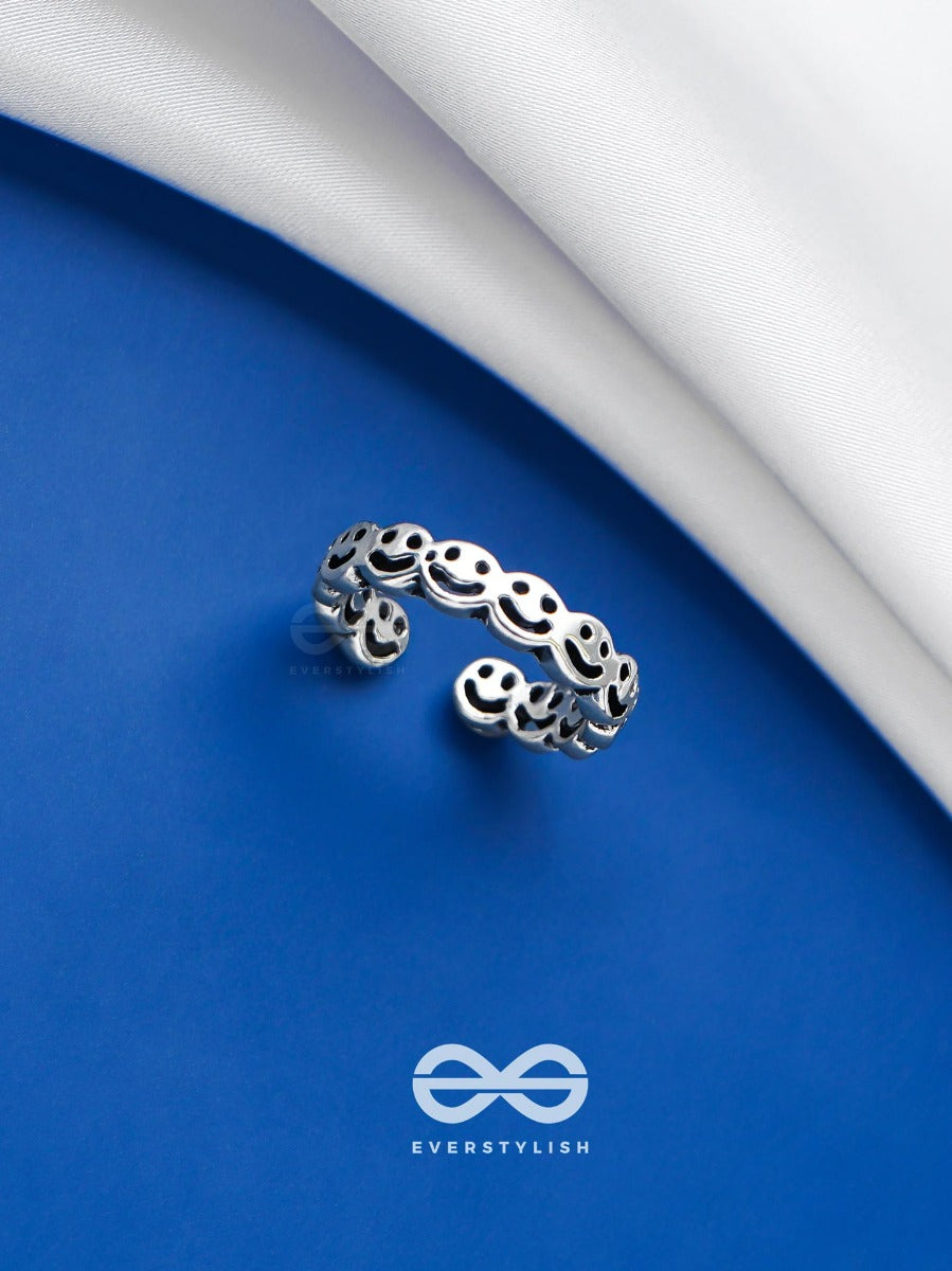 Sinister Smiles - Silver Adjustable Ring