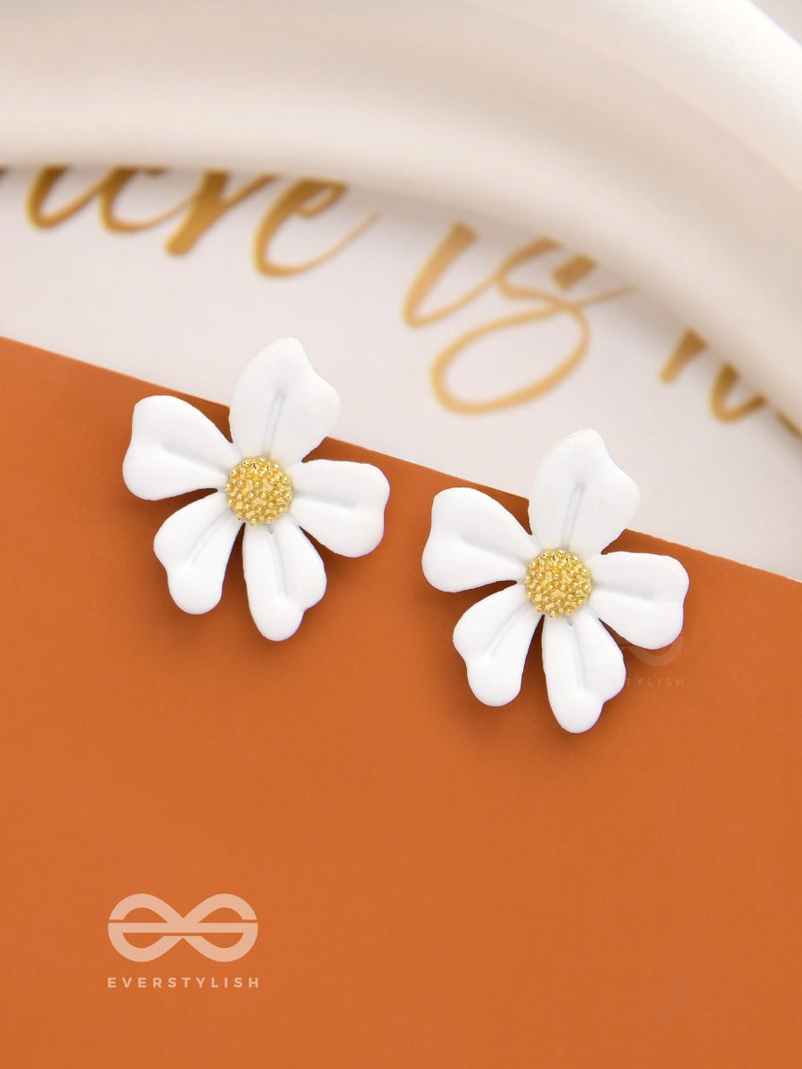 The Floral Fling - Golden And White Acrylic Stud Earrings