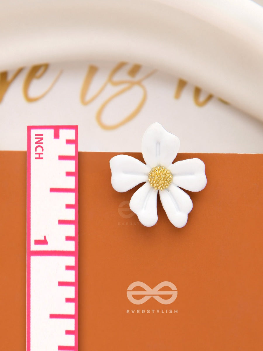 The Floral Fling - Golden And White Acrylic Stud Earrings