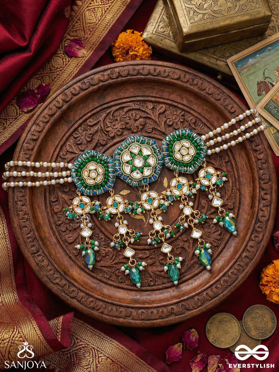Aarunya - Warm Glow - Elegant Necklace With Refined Structure And Subtle Accents