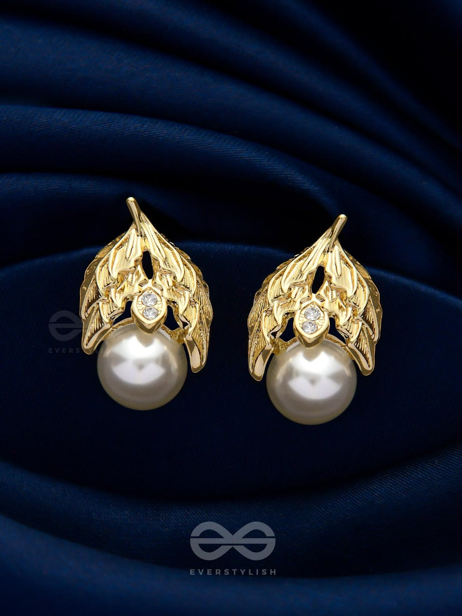 Leafy Curtain - Golden Pearl Stud Earrings