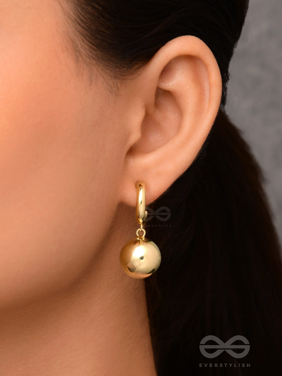 Luxurious Essence - Elegant Golden Earrings
