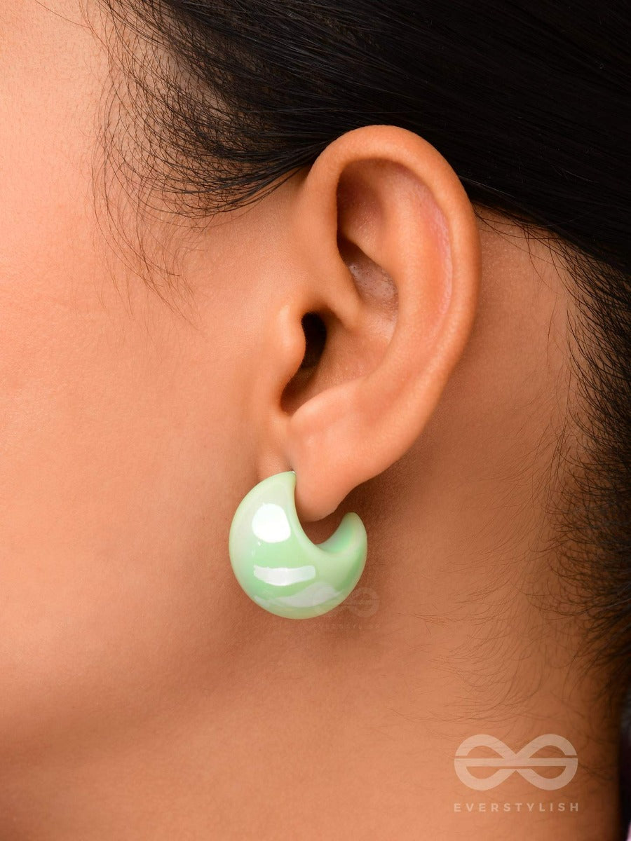 Groovy Arcs - Holographic Acrylic Earrings (Light Green)