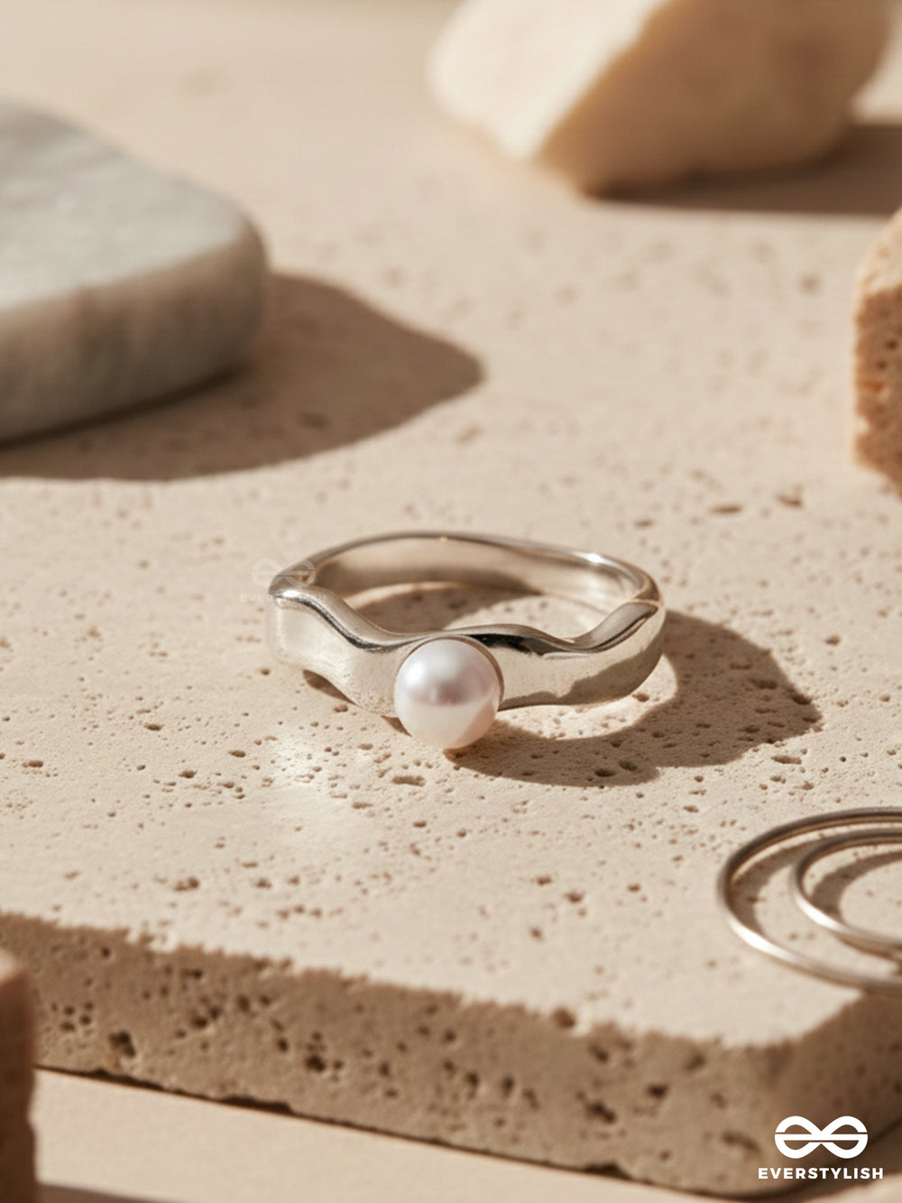 The Pearl Modesty - Silver Ring
