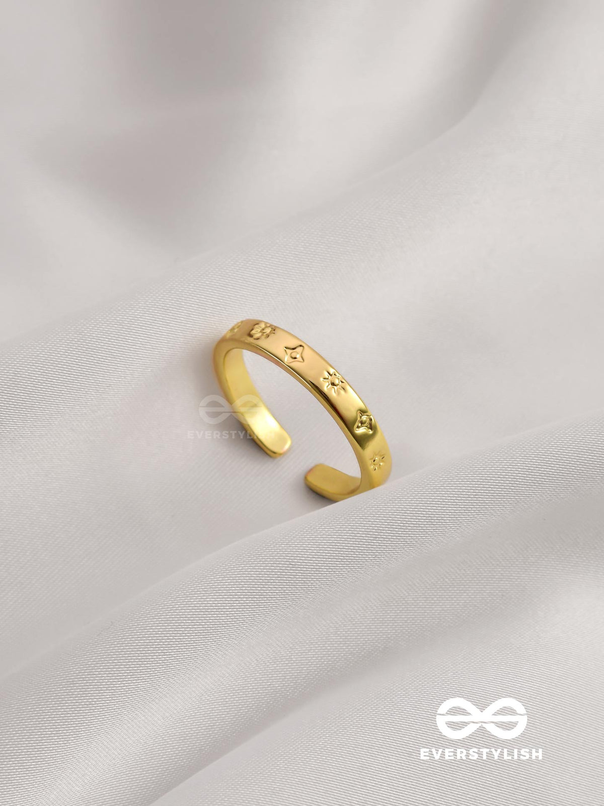 The Engraved Stars - Golden Ring (Adjustable)