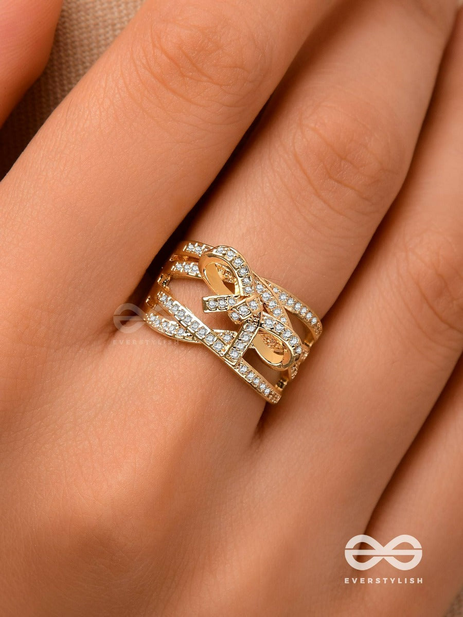 The Playful Knots - Golden Cubic Zirconia Ring (Adjustable)