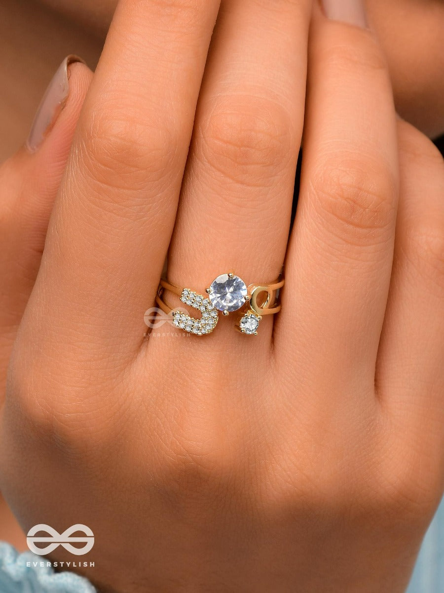 The Dreamy Dazzle - Golden Embellished Ring (Adjustable)