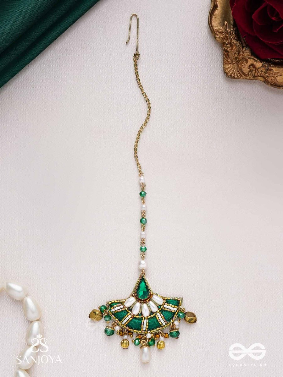 Nartakilata-Dancer's Vine- Maangtika With Stones, Pearls, Beads And Threadwork