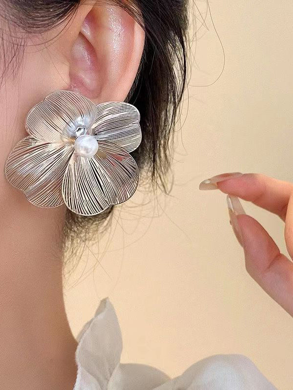 Meshy Fantasy- Silver Flower Studs
