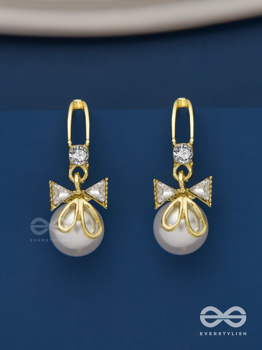 Royal Chic- Golden Dangling Earrings With Crystal And Pearl