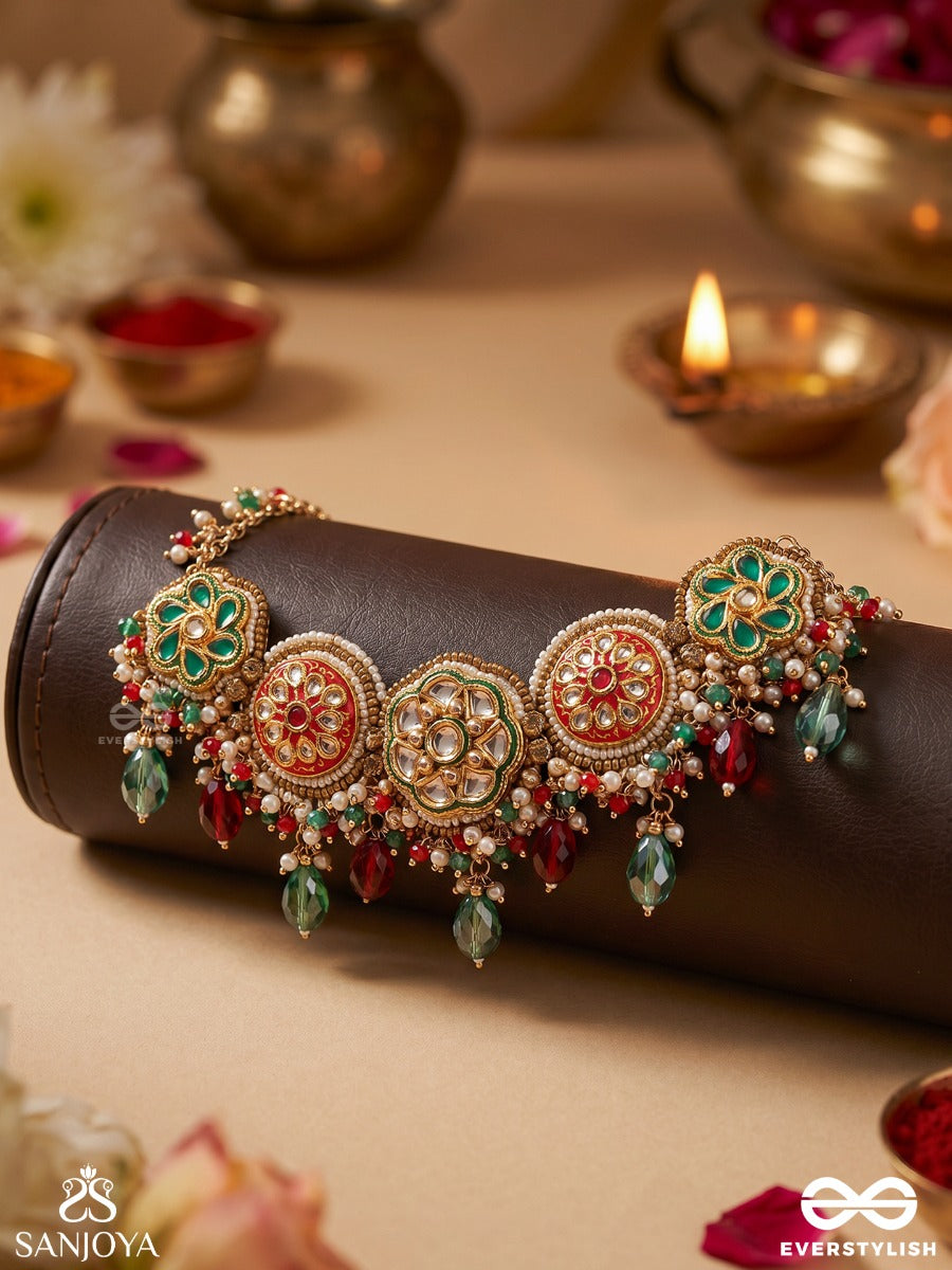 Kusumavali - Row Of Flowers - Necklace With Circular Motifs With Green, Red And Golden Elements