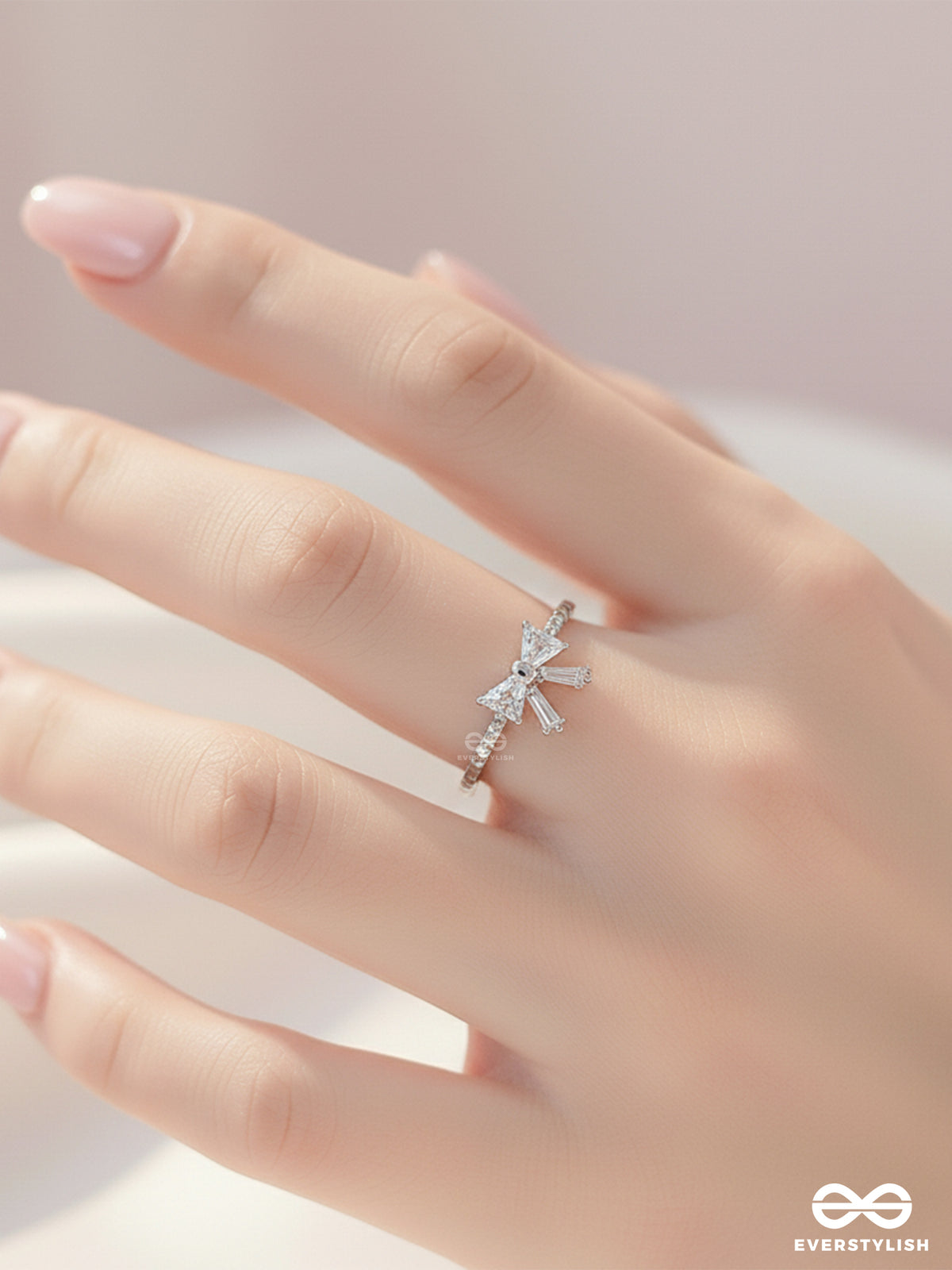 Knot Luster- Bow-Inspired Ring