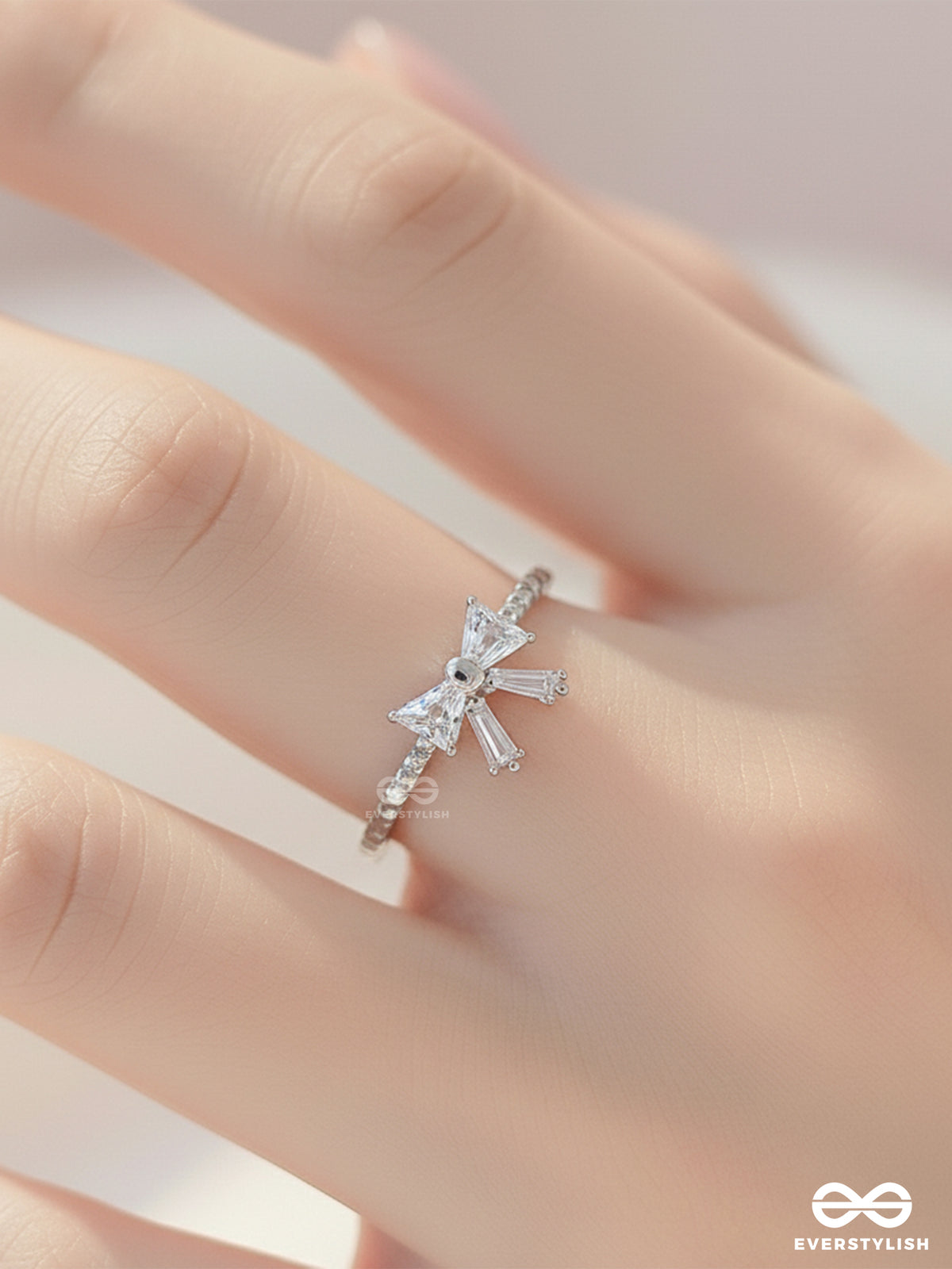 Knot Luster- Bow-Inspired Ring
