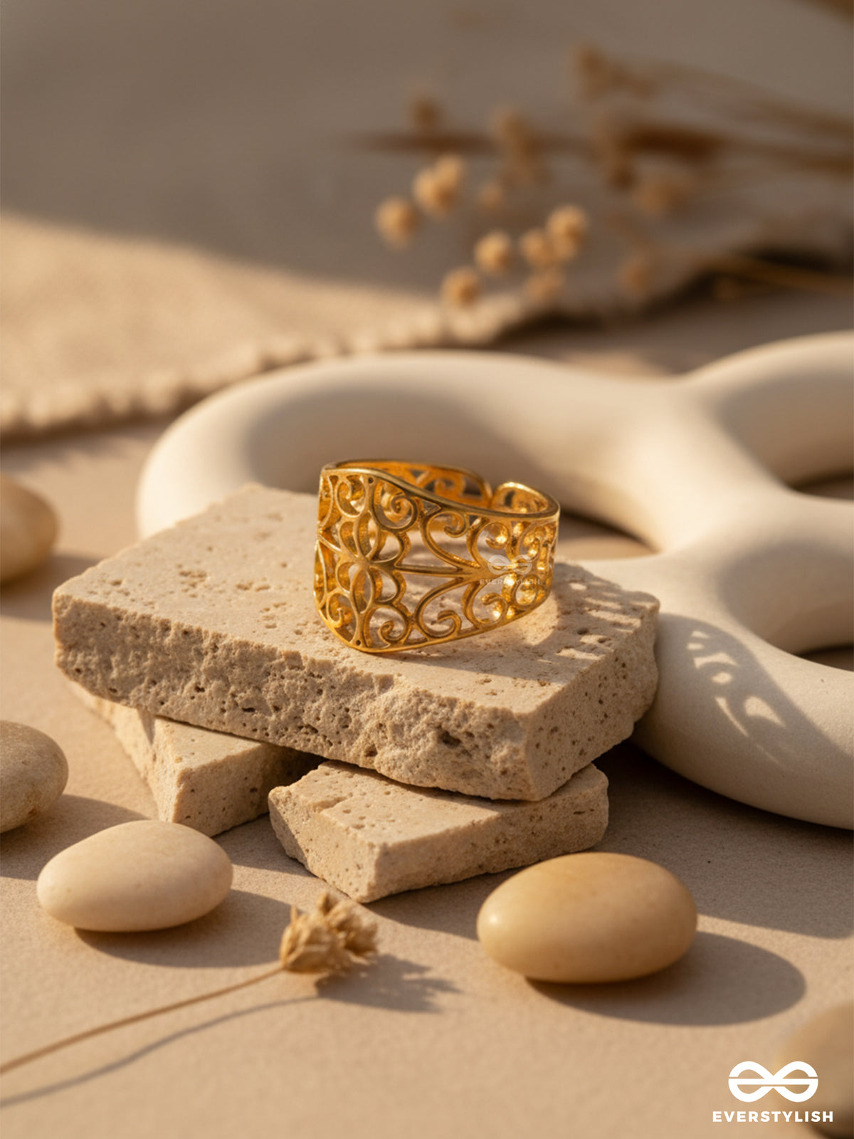 Queen's Victory - Textured Stainless Steel Anti-Tarnish Golden Ring