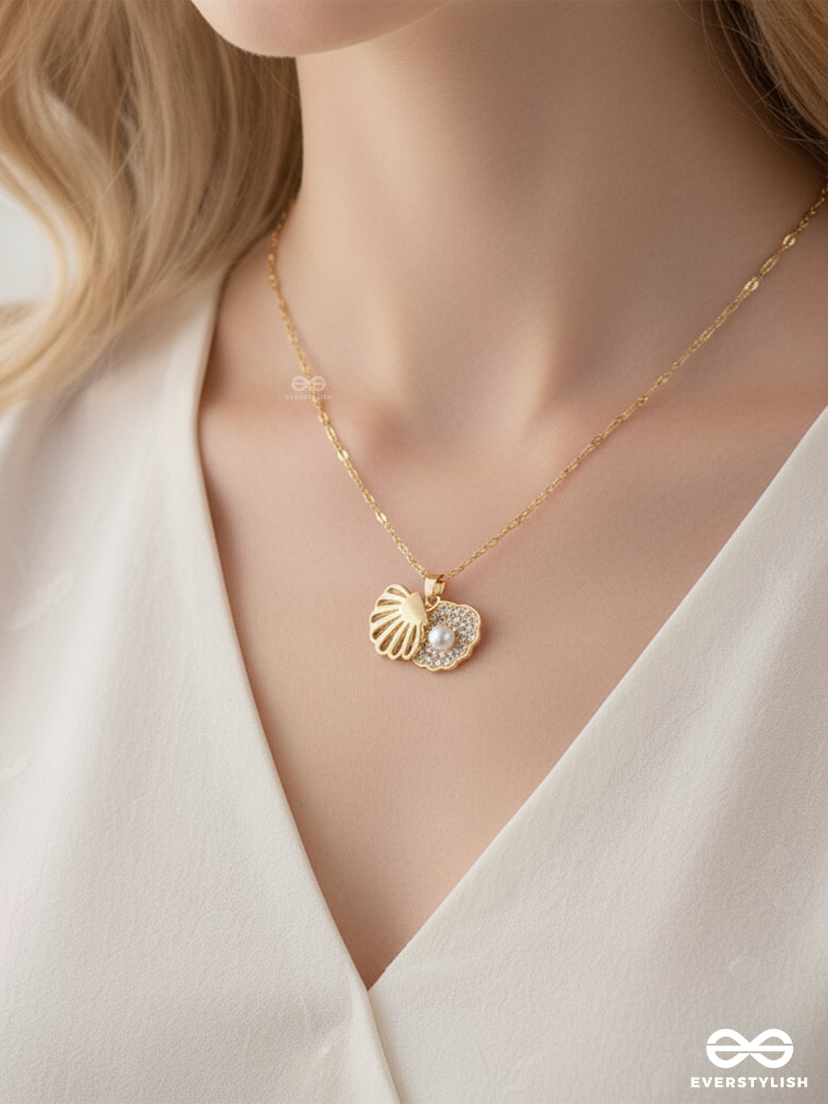 Golden Seashell - Pearl Embellished Pendant