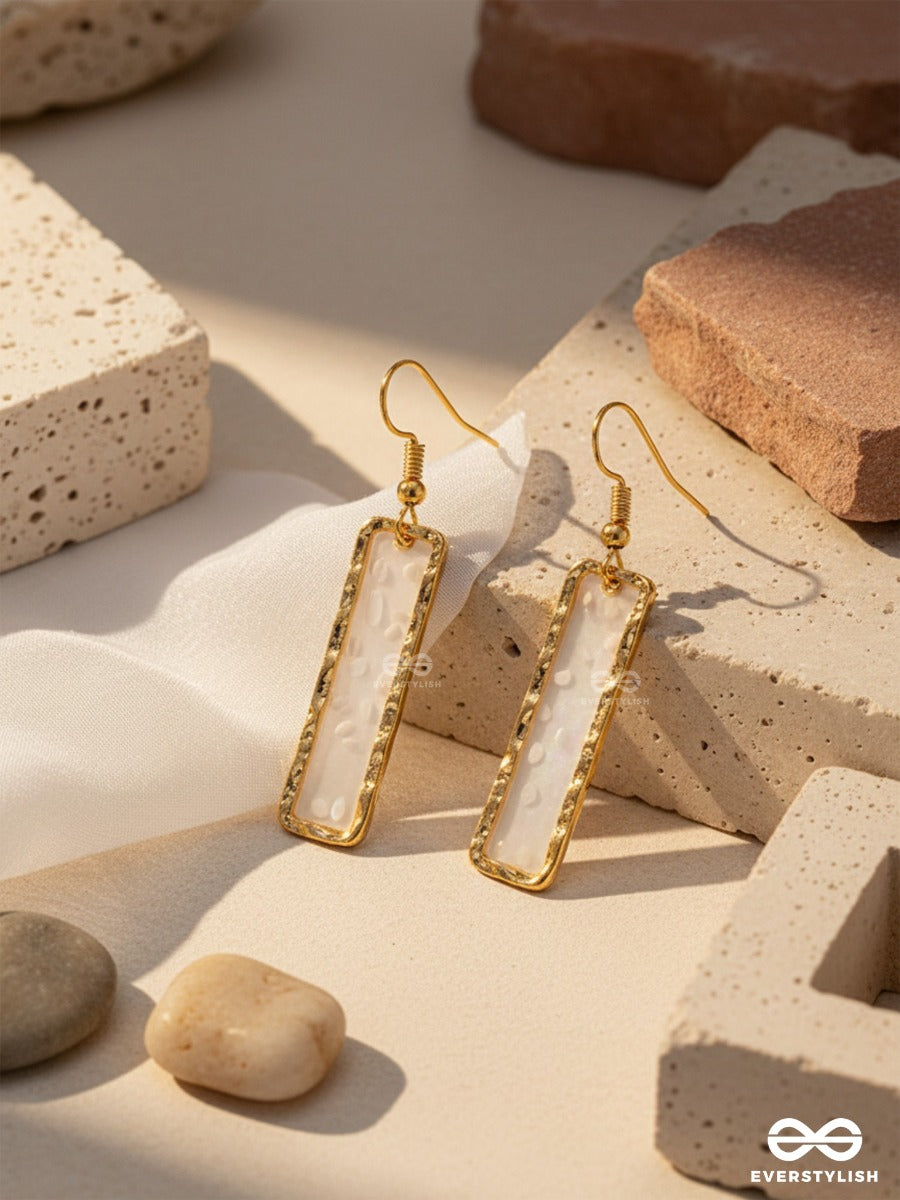 Golden Mirage - Glitter Resin Earrings