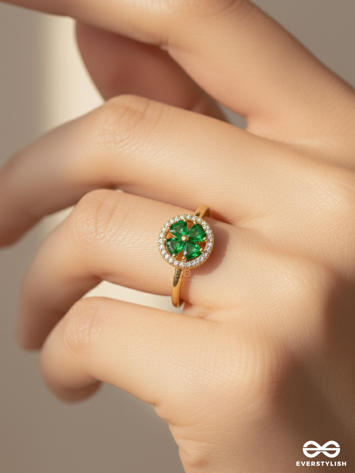 Emerald Essence - Anxiety Spinning Ring Inlaid With Cubic Zicronia Stones