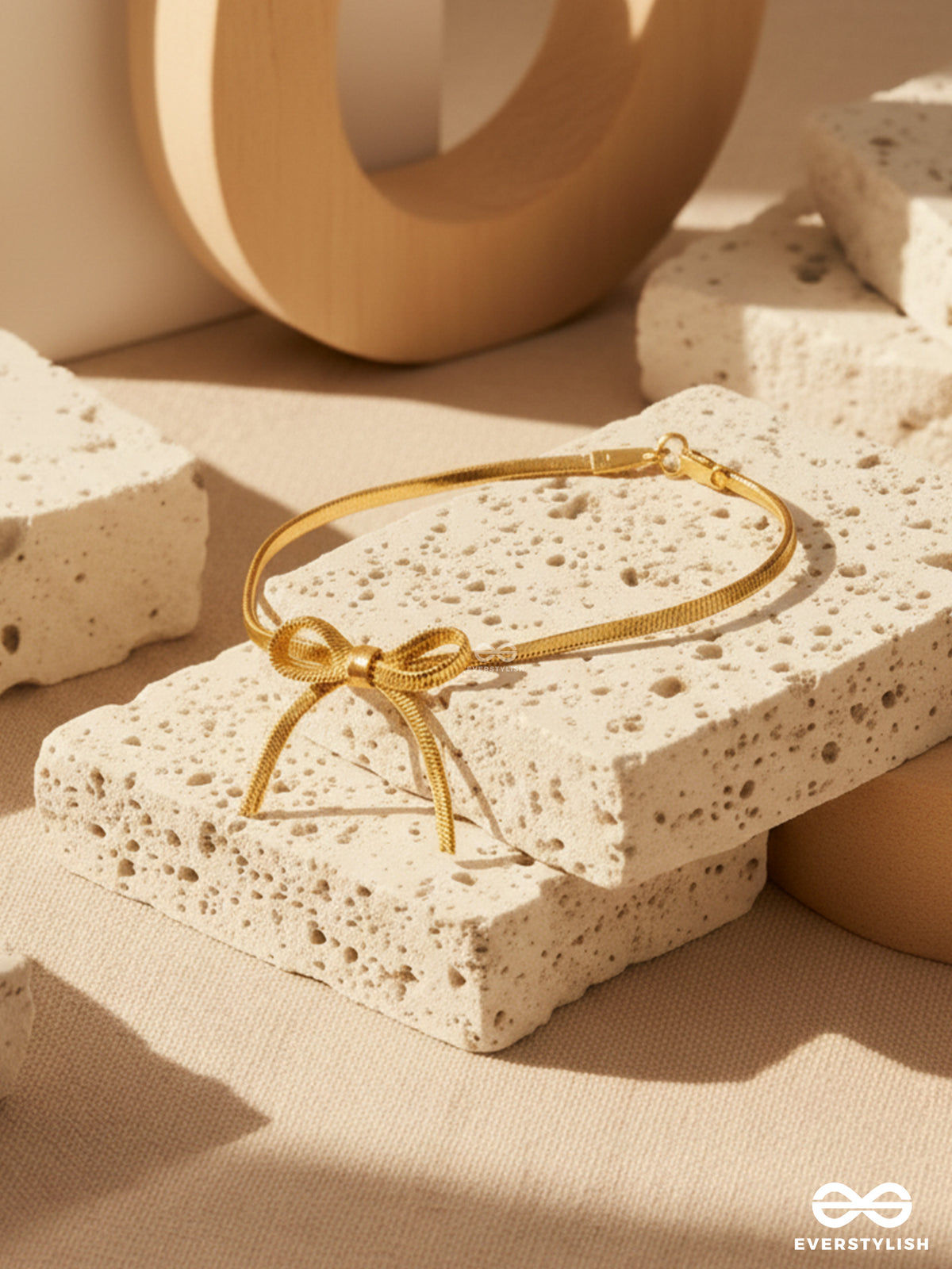 Grace Bow - Chic & Minimal Stainless Steel 18K Gold Plated Hypoallergenic And Anti-Tarnish Bracelet