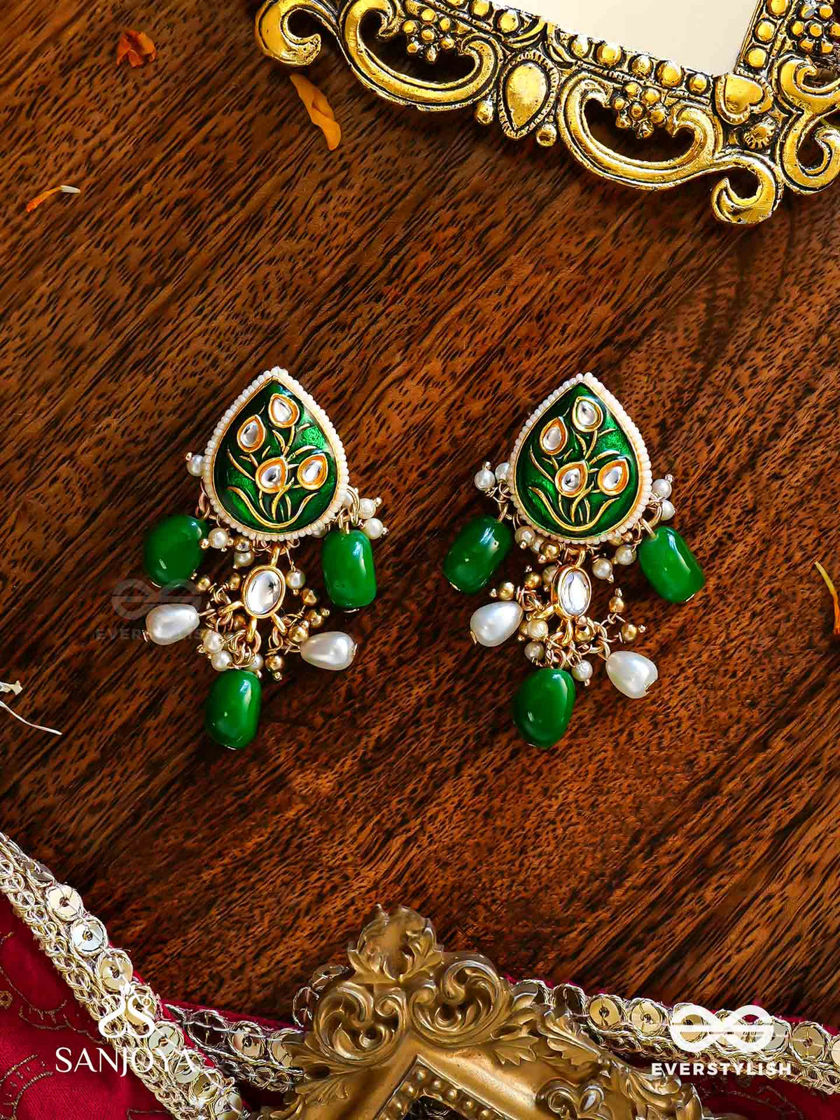 Taralika- Star-Like-Handmade Kundan Set With Necklace And Earrings
