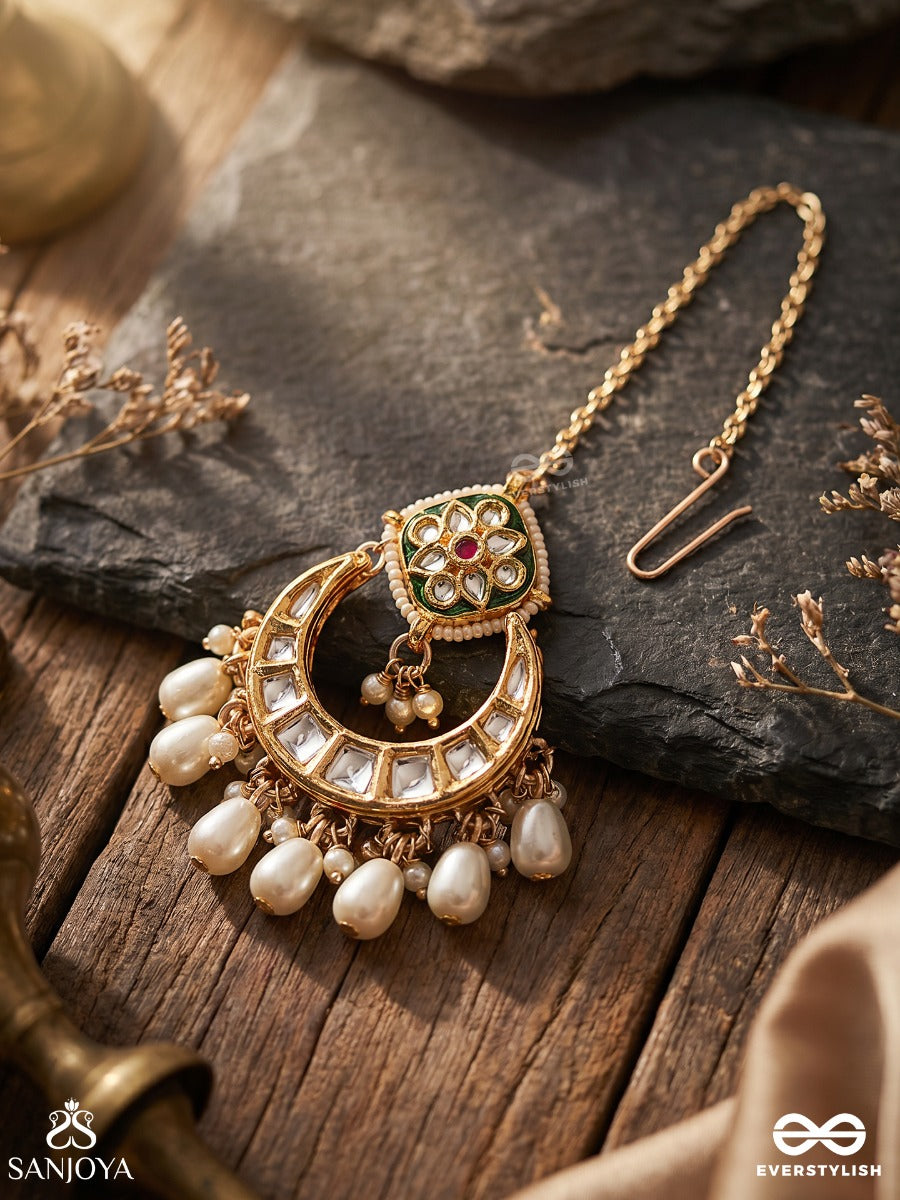Vibhavati - Adorned With Richness - Exquisite Kundan Maangtika With Enamelled Polki Design, Pearls And Gemstones