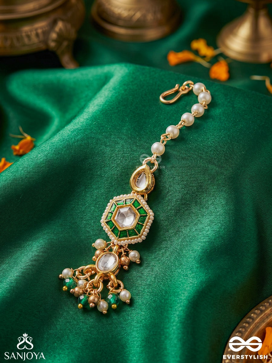 Jalnidhi - Ocean's Treasure - Handcrafted Kundan Maangtika With Green Gemstones And Golden Details