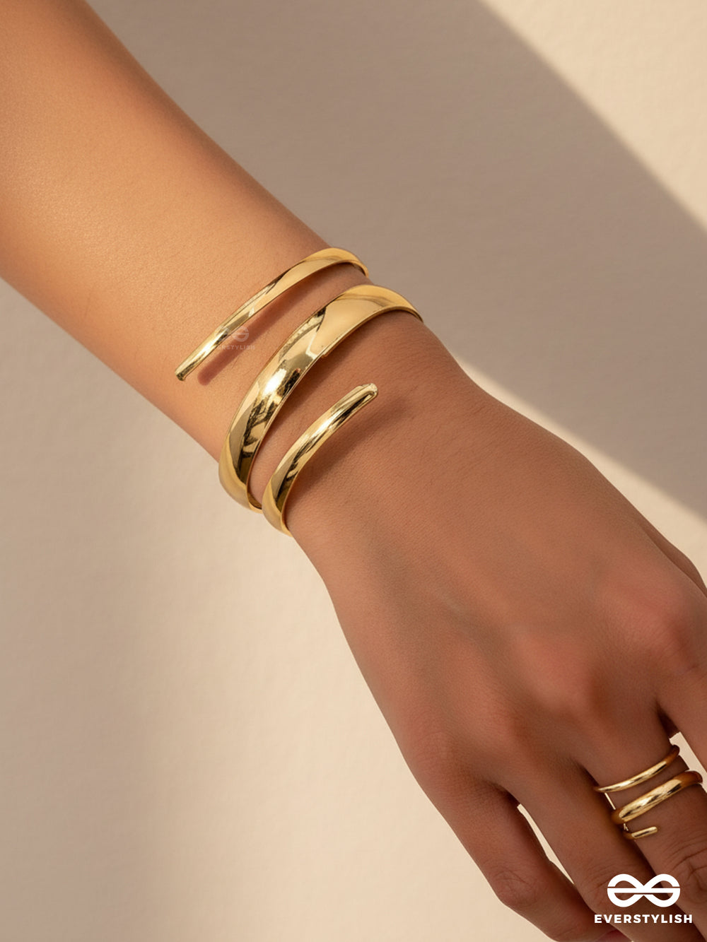 Auric Swirl - Contemporary Golden Twist Ring+ Twisted Gleam- Sleek And Polished Metallic Cuff Bracelet