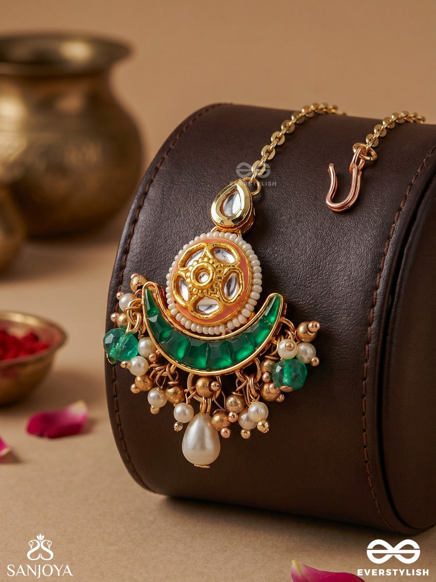 Somalekha - Moon's Trace- Modern Yet Traditional Kundan Maangtika With Lustrous Pearls And Beads