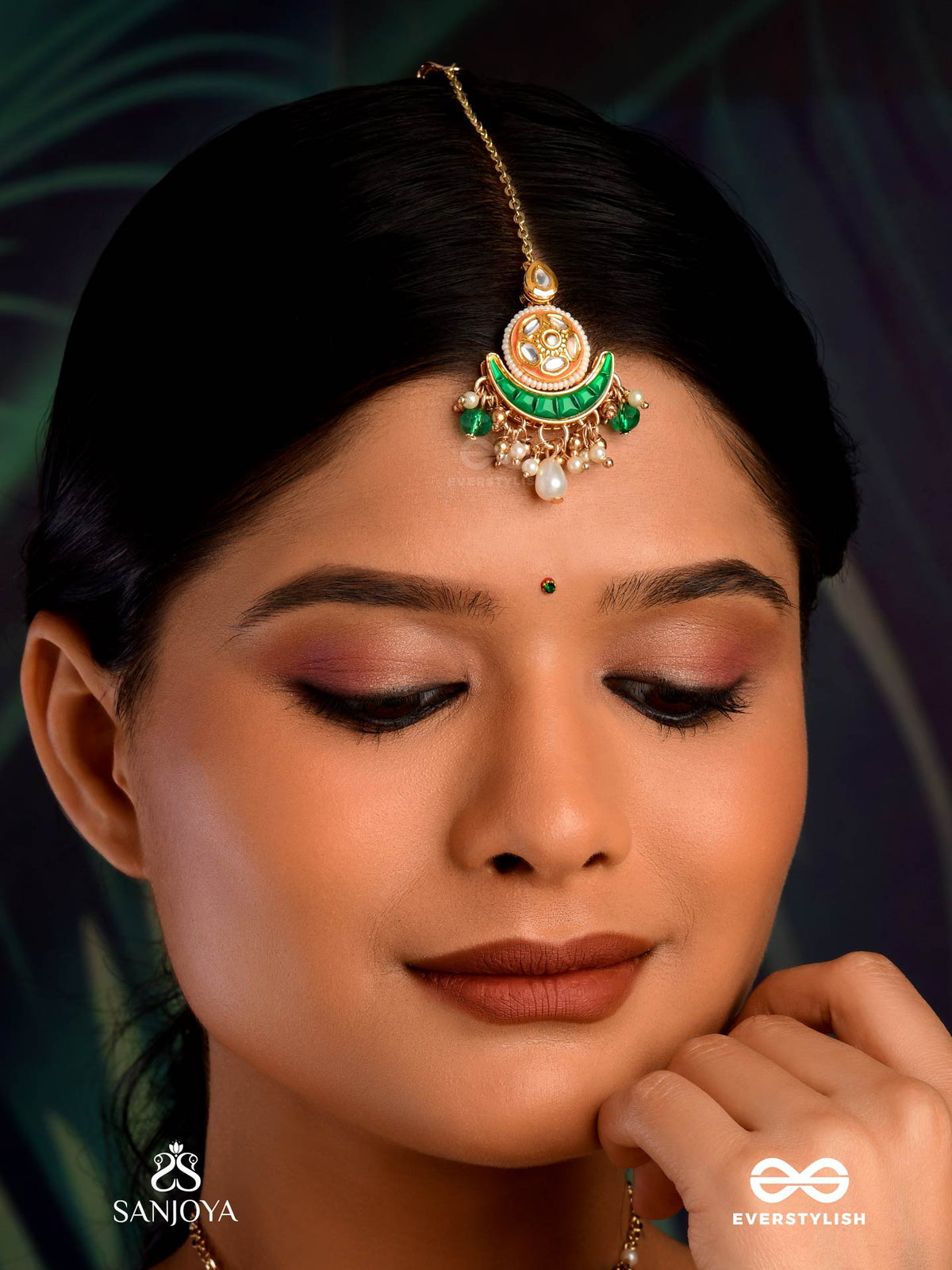 Somalekha - Moon's Trace- Modern Yet Traditional Kundan Maangtika With Lustrous Pearls And Beads