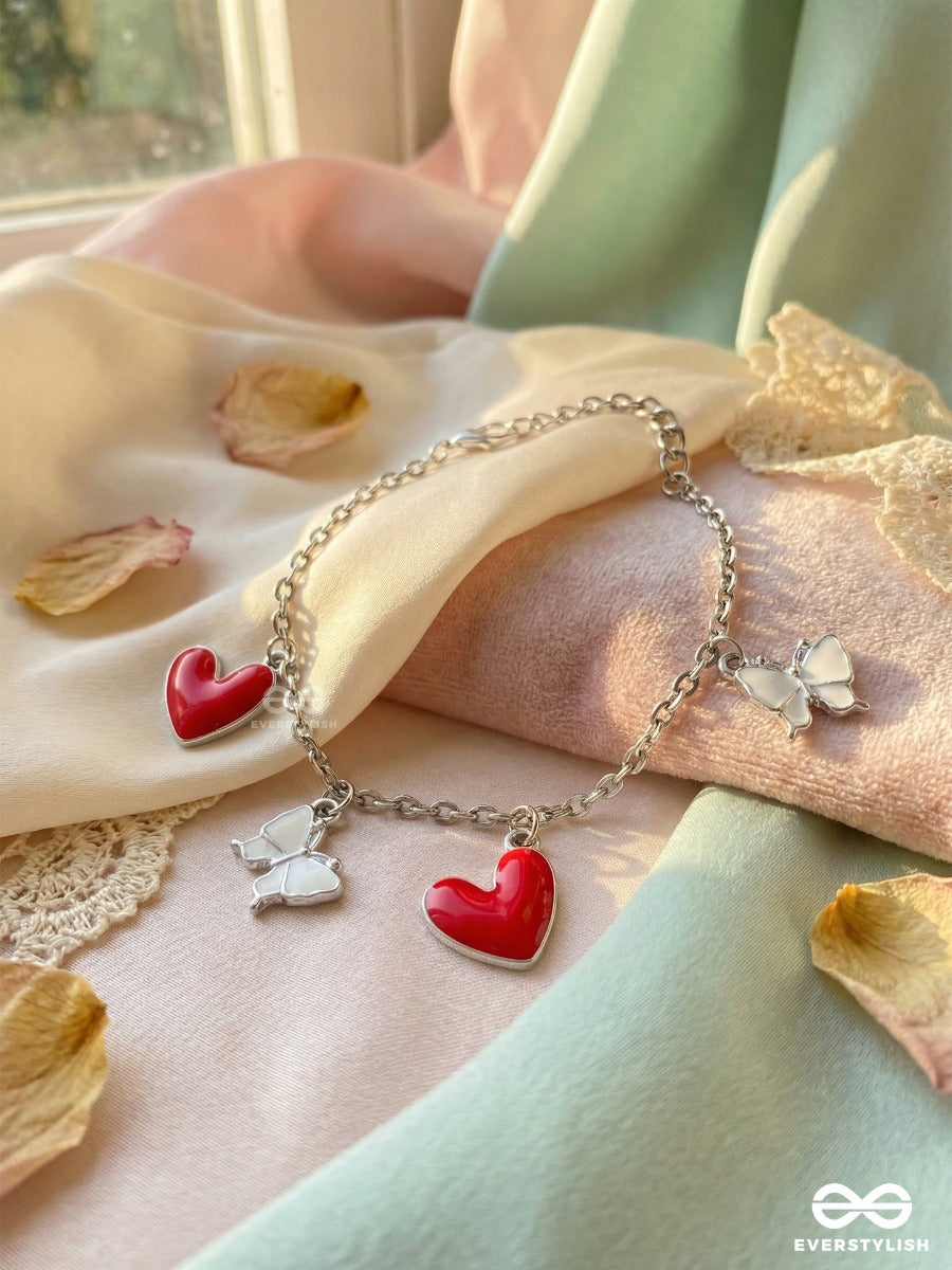 Butterfly Love - Golden Charm Bracelet