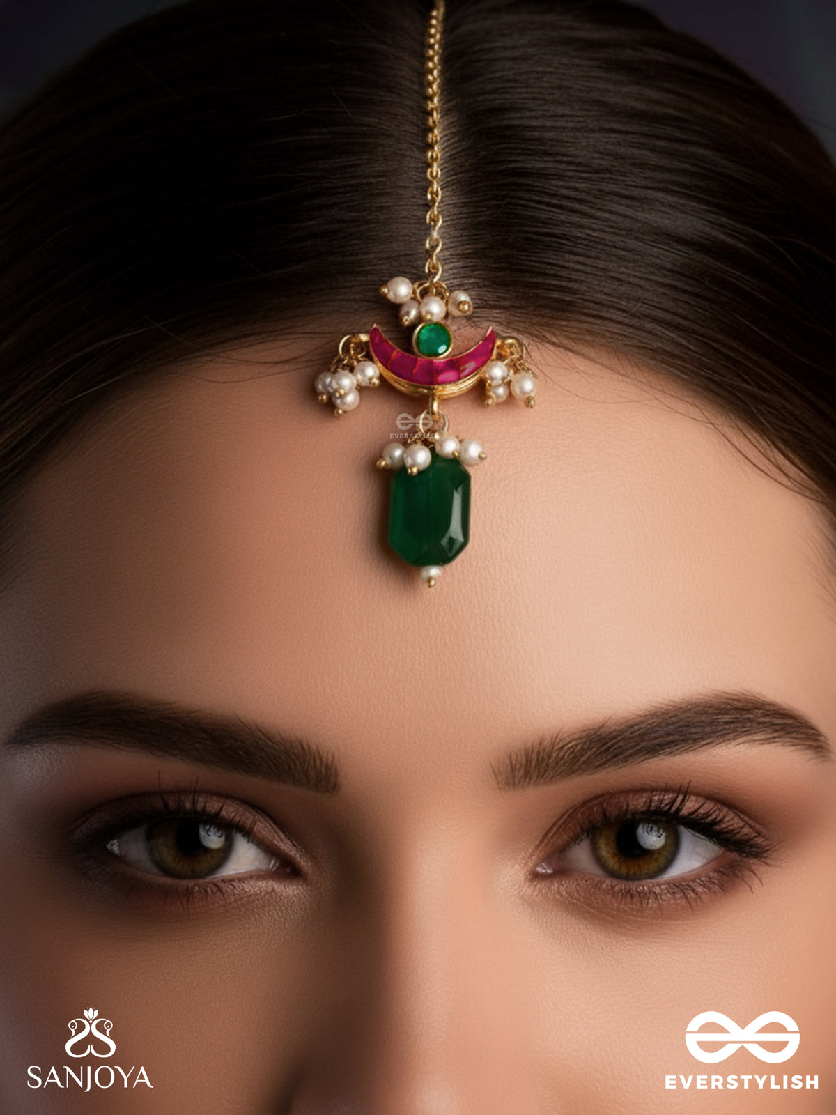 Nilachapa - Blue-Green Arc- Dark Emerald Green Textured Maangtika With Kundan And Pearls