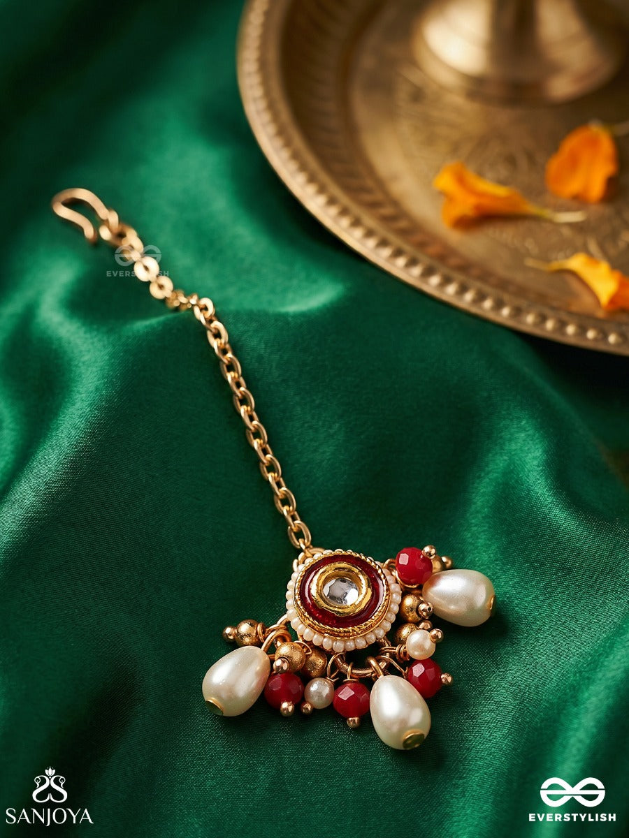 Varsha - Pearl Rain- Minimal Stringed Kundan Maangtika With Lustrous Pearl Droplets