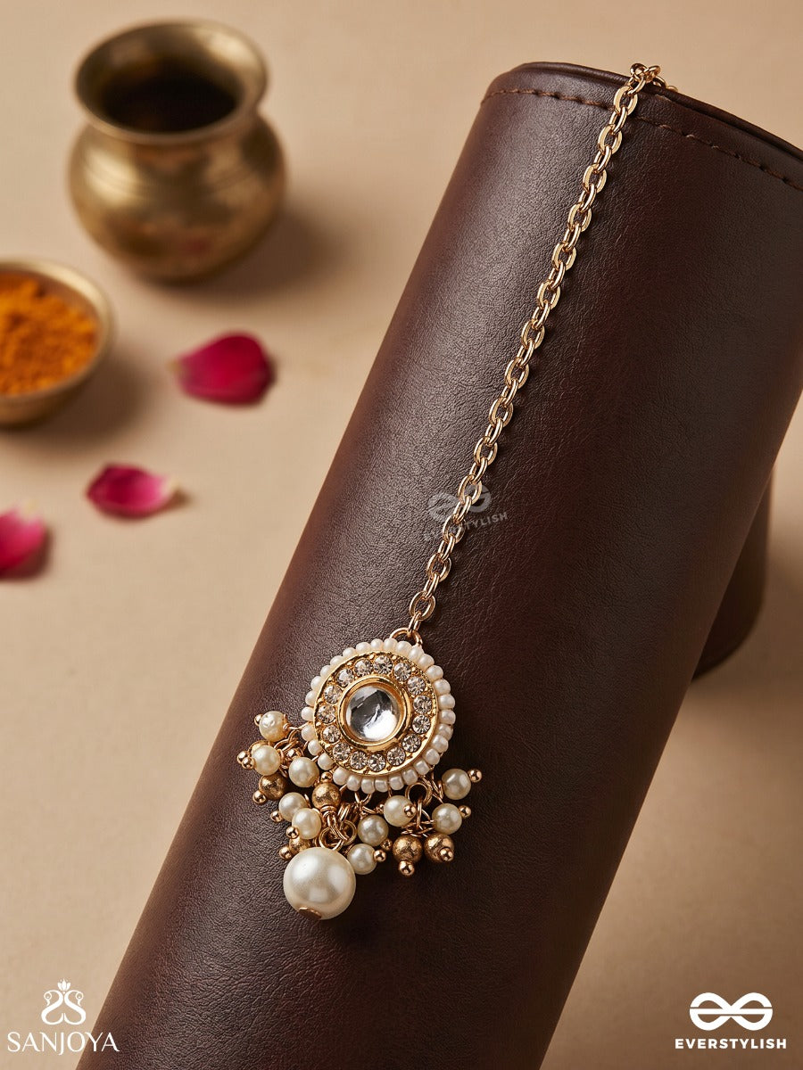 Kanaklekha - Golden Gleam- Round Polki Accented Maangtika With Dewy White Pearls And Warm Earthy Tone Beads