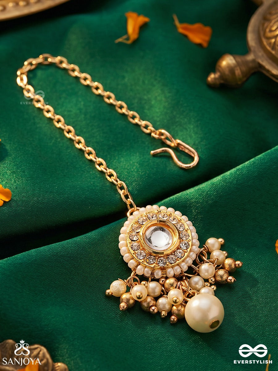 Kanaklekha - Golden Gleam- Round Polki Accented Maangtika With Dewy White Pearls And Warm Earthy Tone Beads