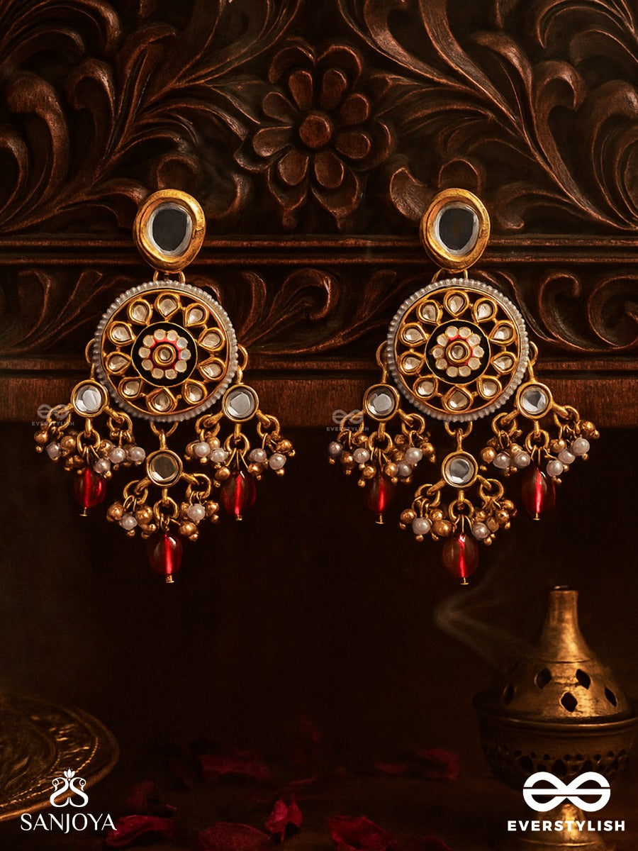 Tribandhura - Three-Stranded Beauty - Intricate Kundan Set With Choker Neckpiece, Earrings And Maangtika