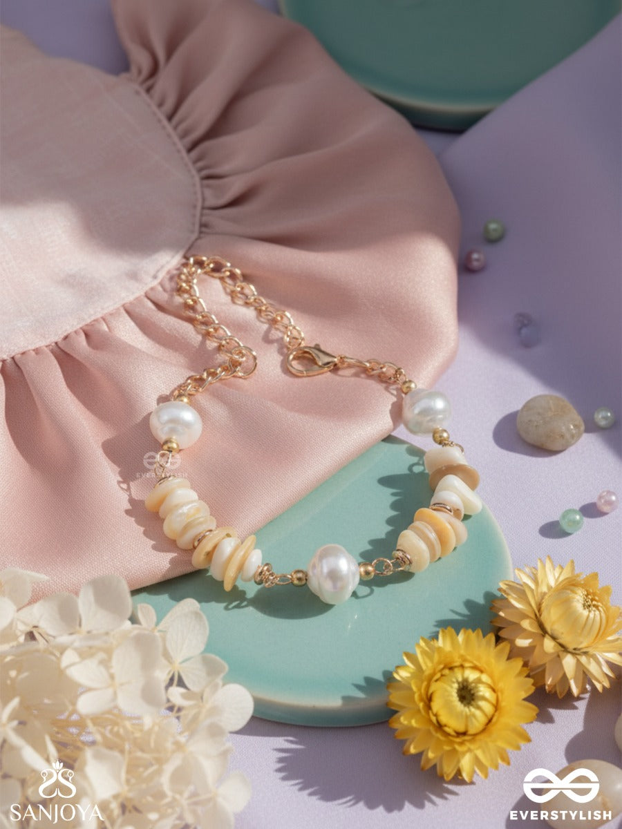 Ocean Breeze - Bracelet With Shell Beads And Pearl