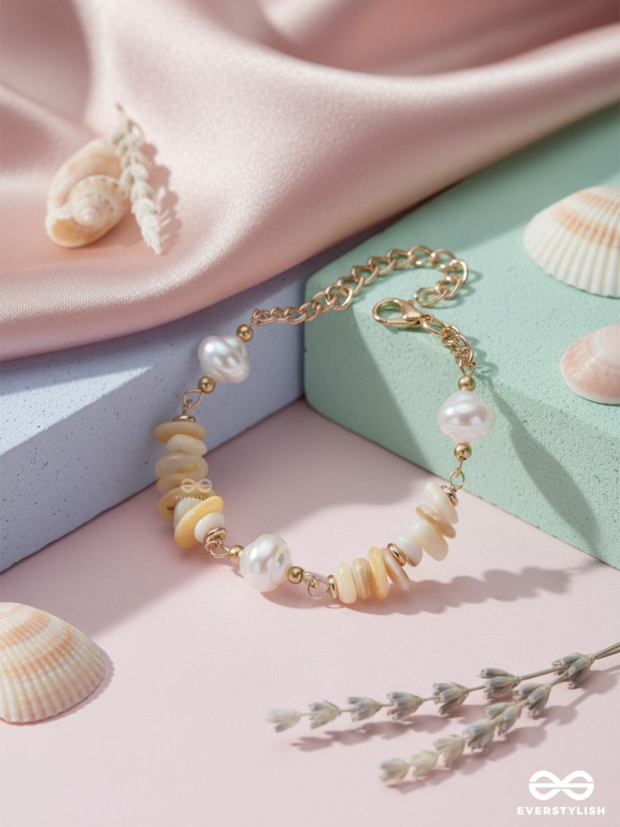 Ocean Breeze - Bracelet With Shell Beads And Pearl