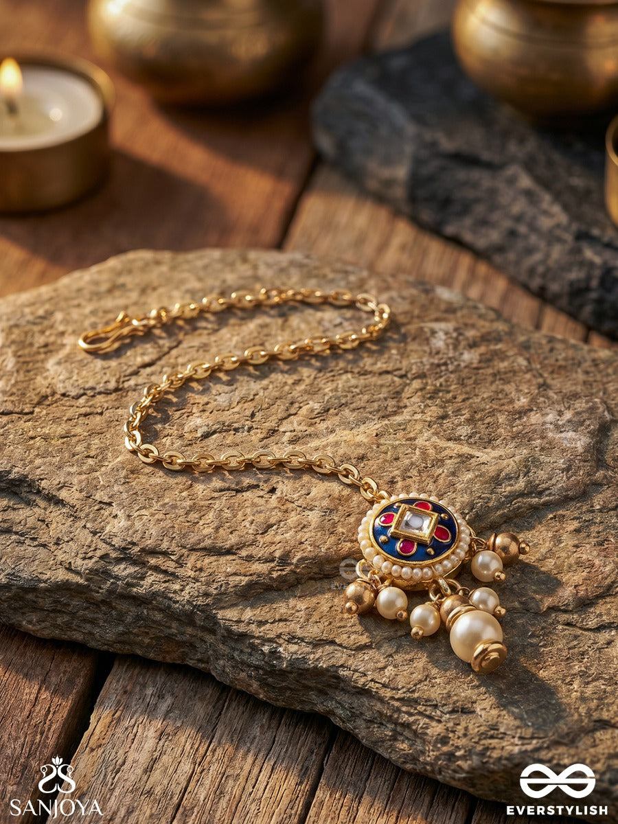 Kanchana Lahari - Golden Wave - Statement Kundan Maangtika With Pearl And Golden-Tinted Beaded Drops