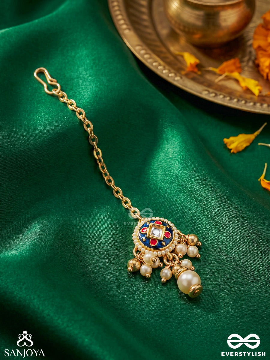 Kanchana Lahari - Golden Wave - Statement Kundan Maangtika With Pearl And Golden-Tinted Beaded Drops
