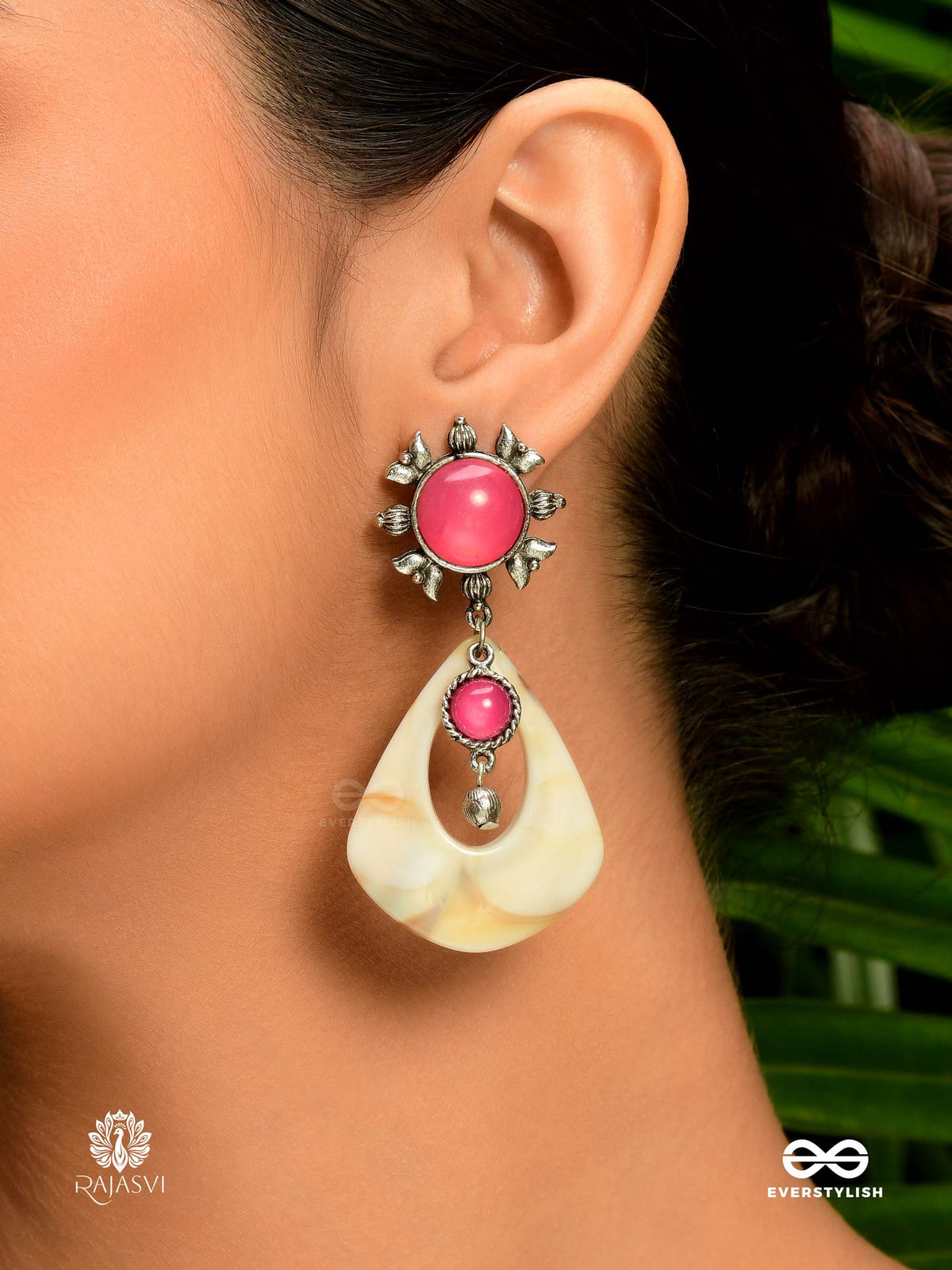 Desert Twist- Modern Dangle Oxidised Sandstone Earring