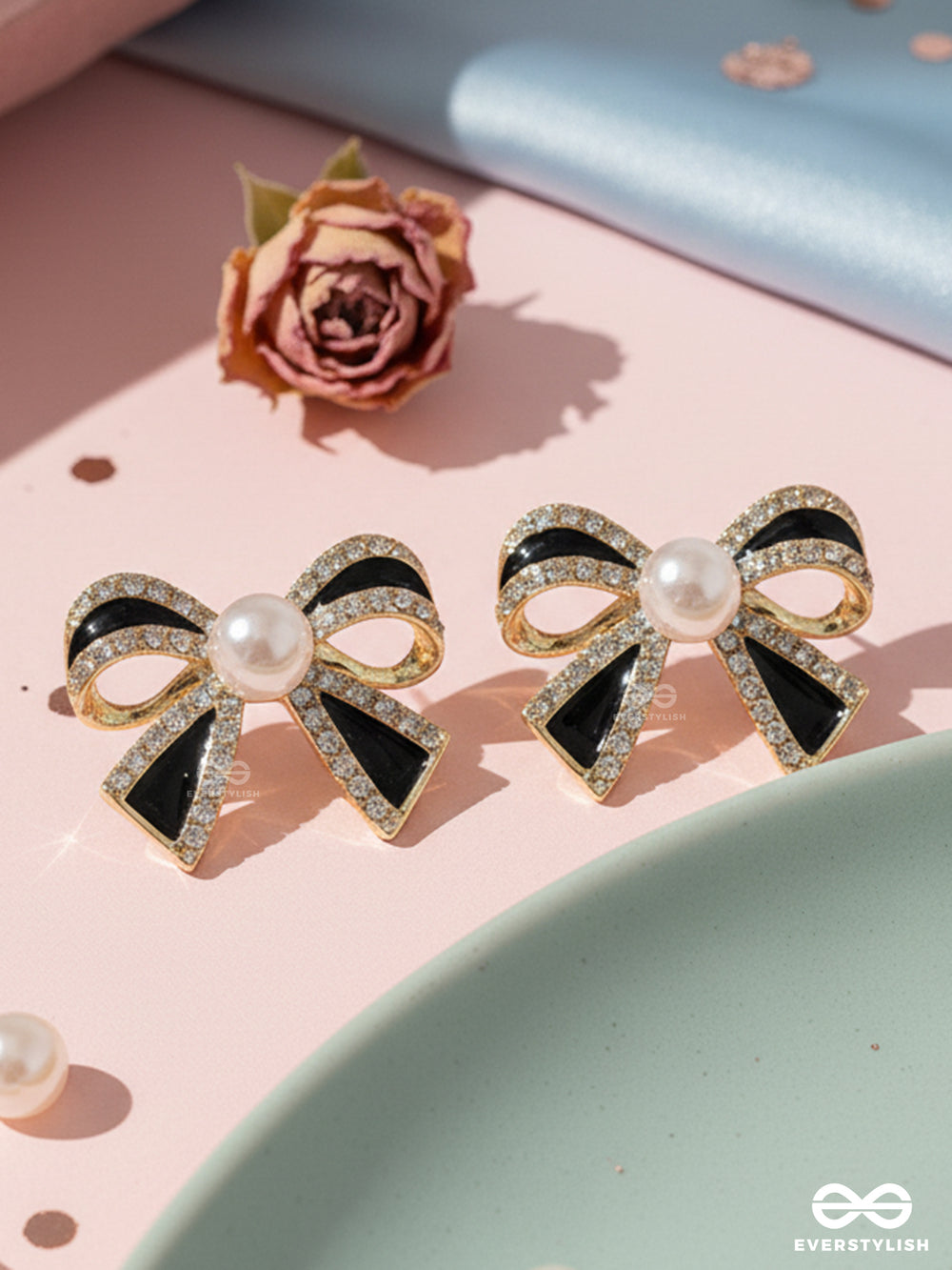Bow Affair - Black Heart Bow Drops With Center Pearl