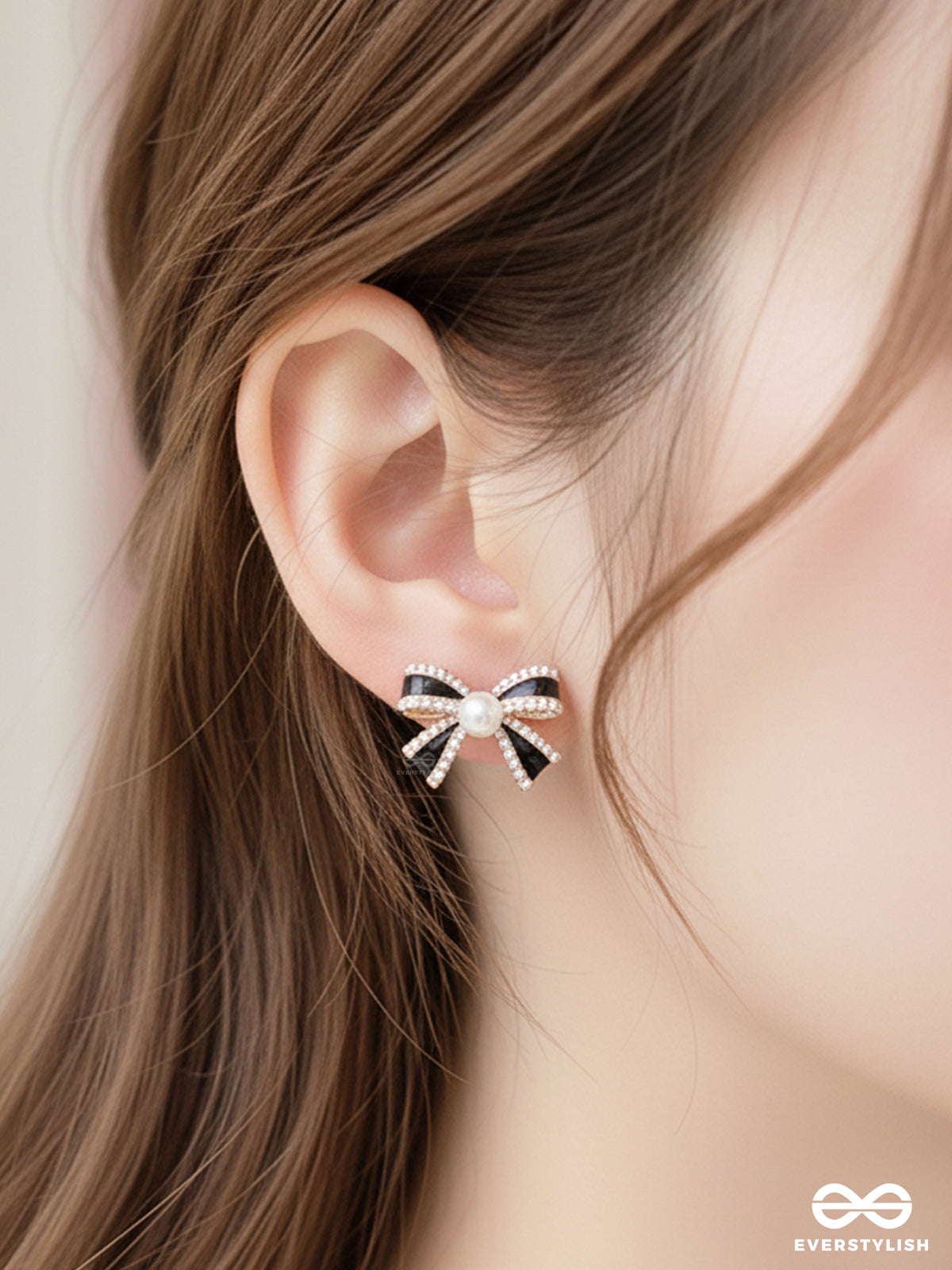 Bow Affair - Black Heart Bow Drops With Center Pearl