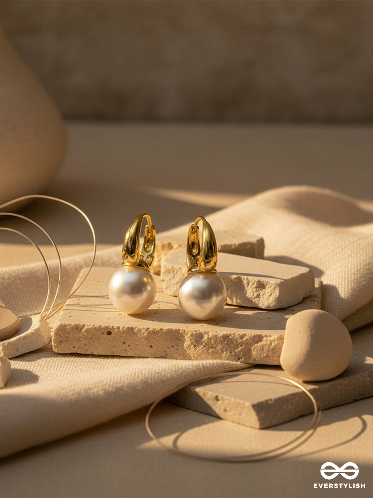 Bubble Drop - Glossy Pearl In Golden Grip