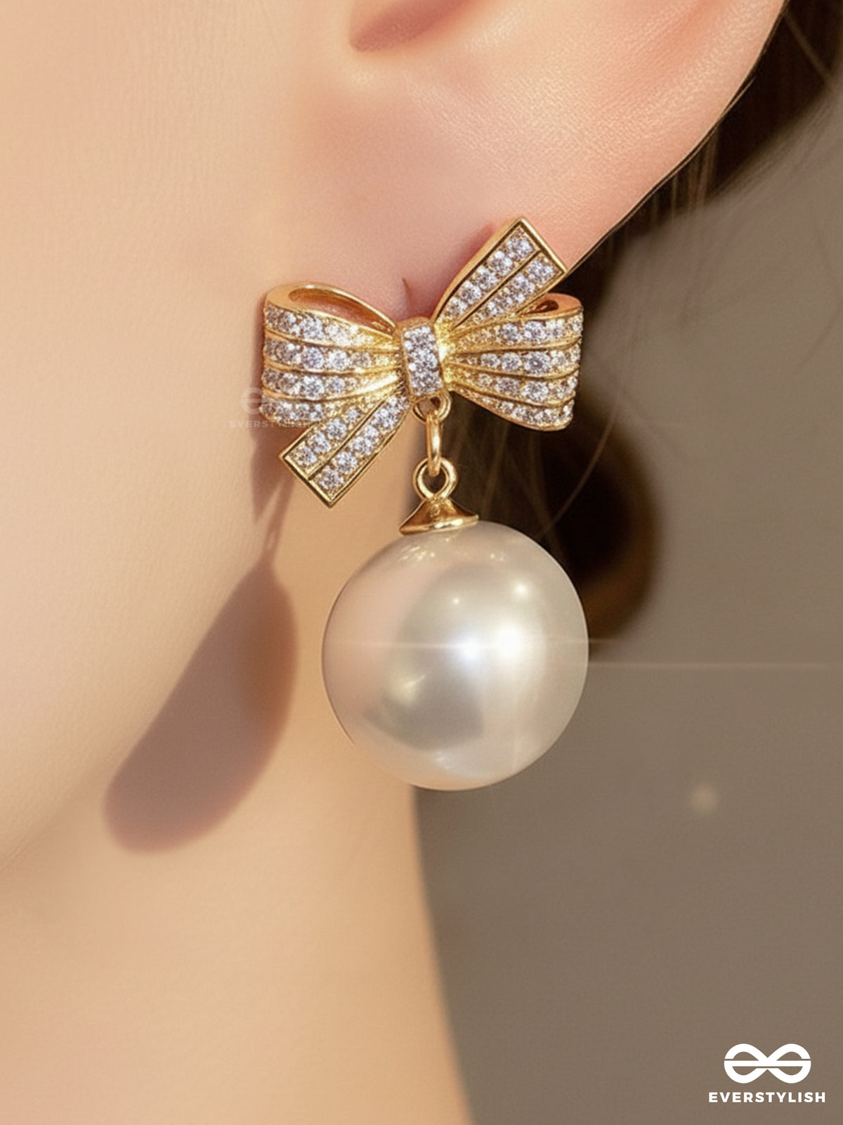 Dewdrop Dazzle - Sparkly Bow With Single Pearl Drop