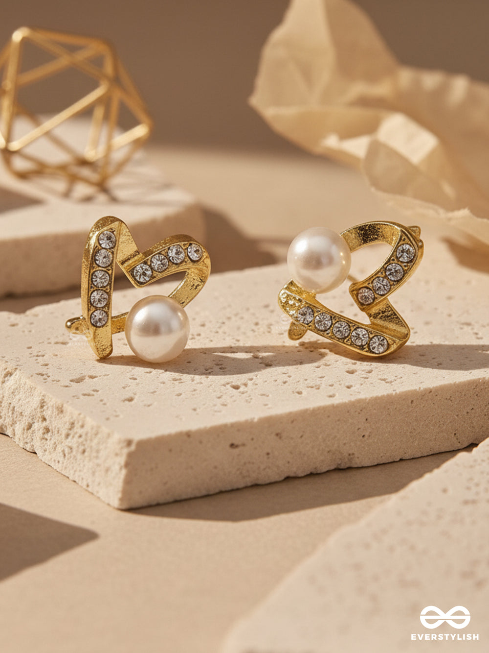 Aura Curve - Pearl & Crystal Swirl Studs