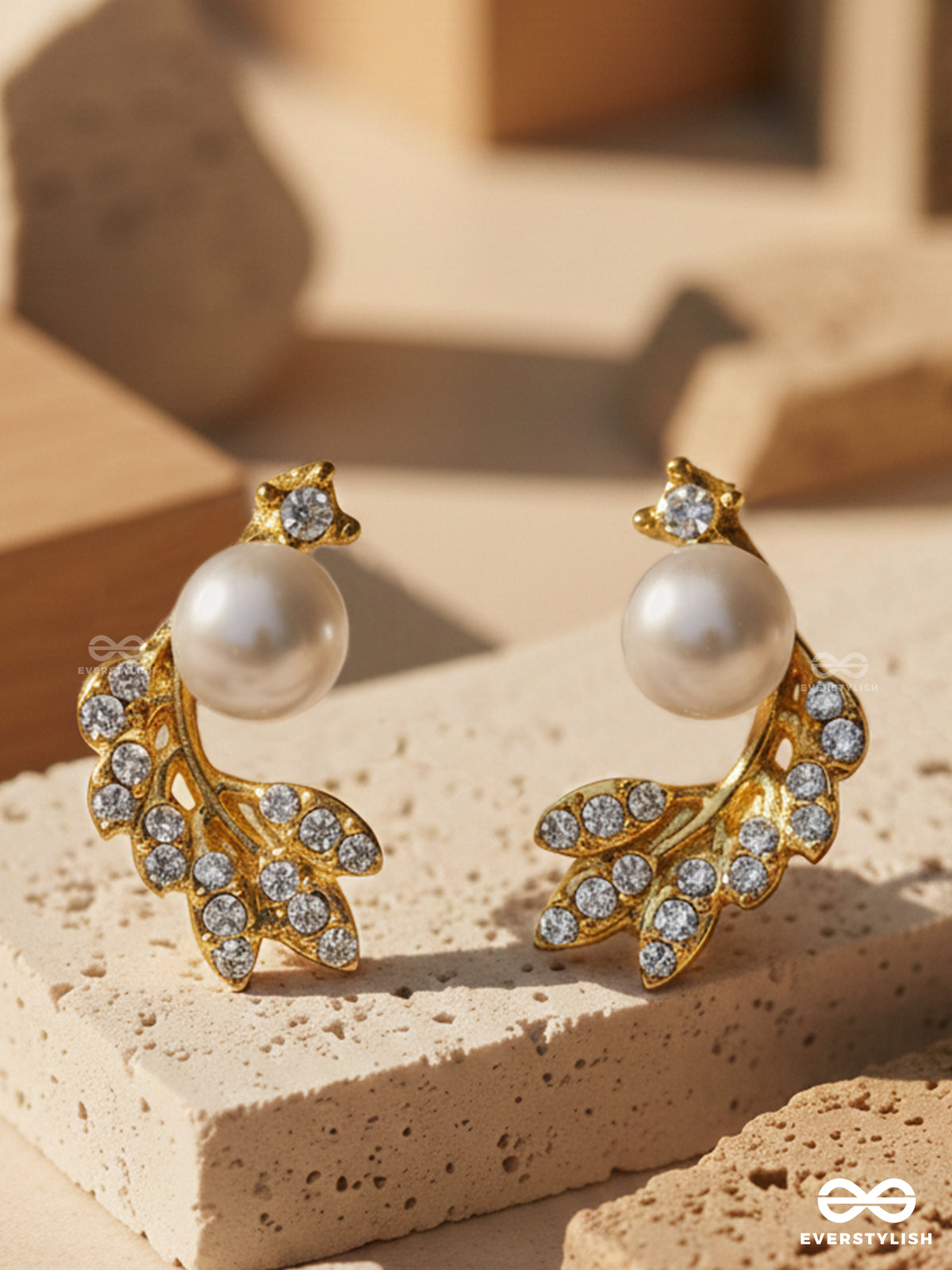 Pearl Gloss Leaf - Elegant Crystal Studs