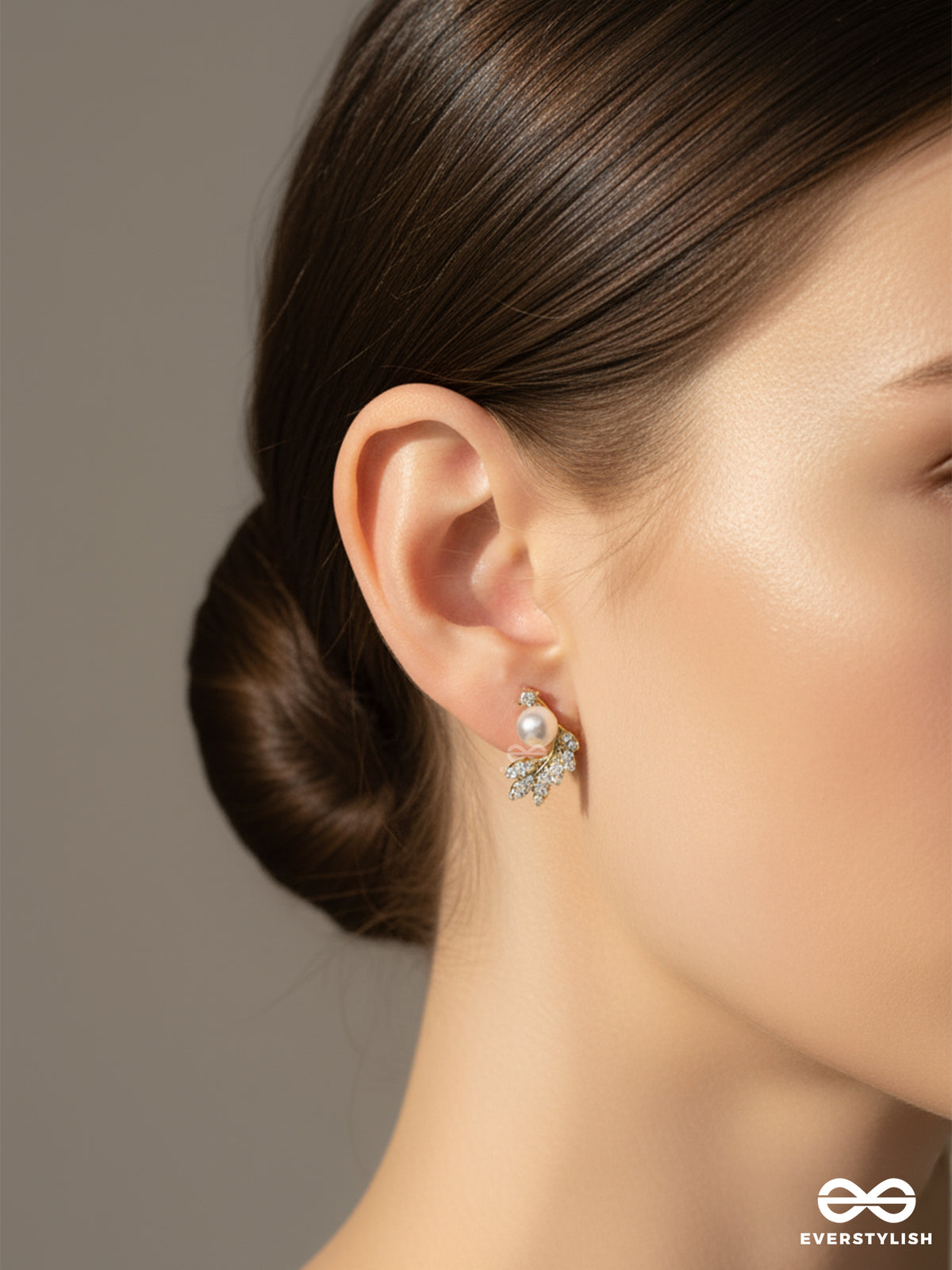 Pearl Gloss Leaf - Elegant Crystal Studs