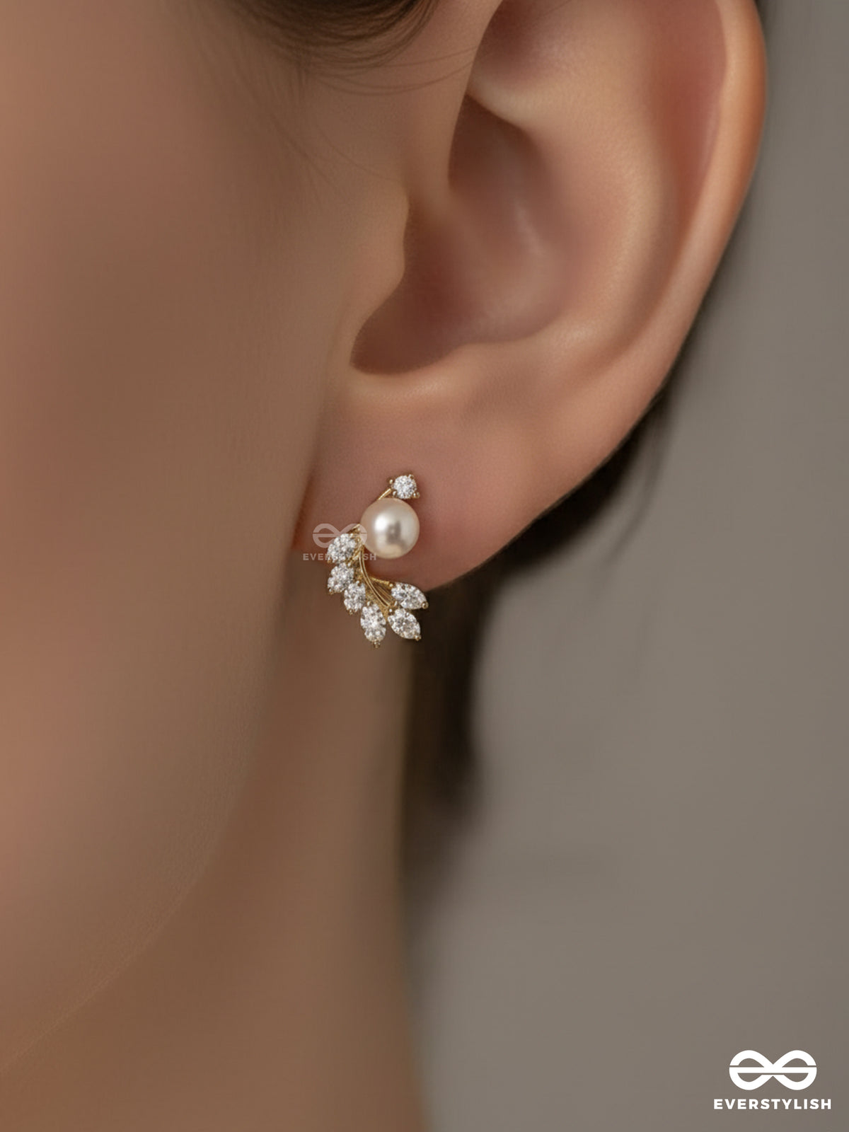 Pearl Gloss Leaf - Elegant Crystal Studs