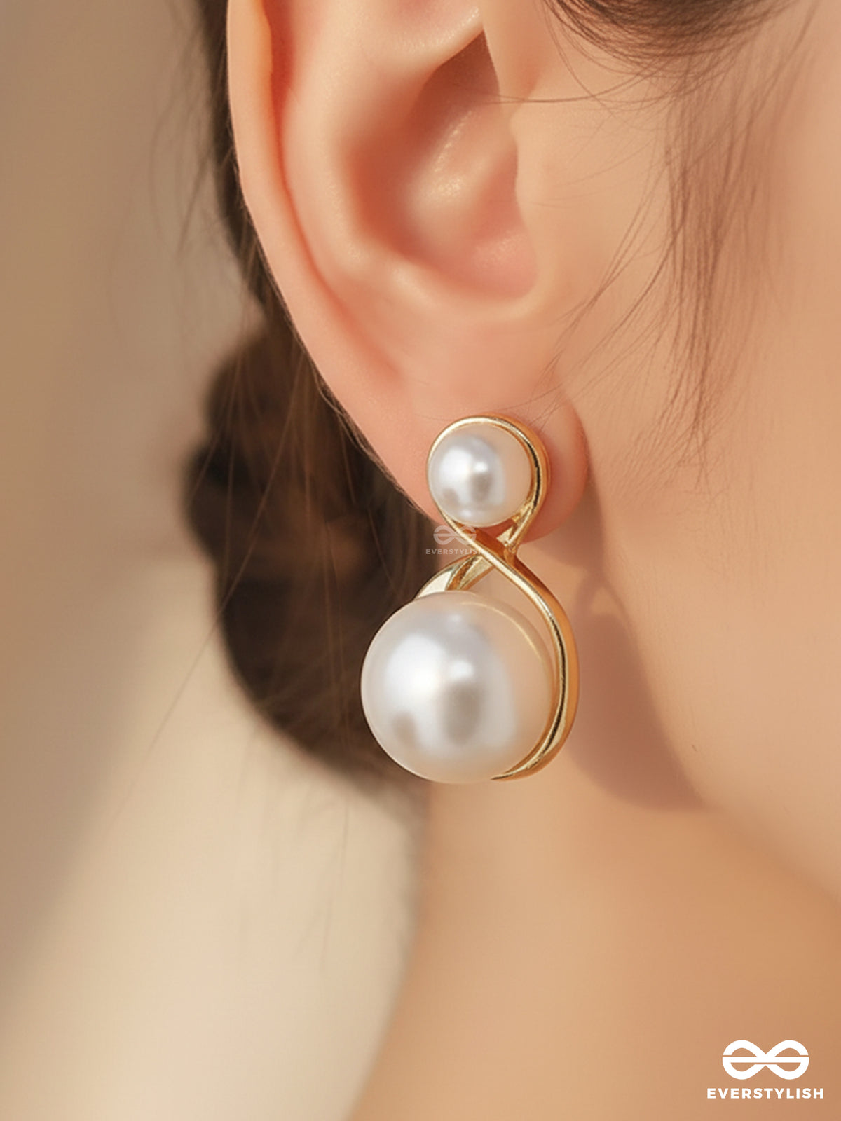 Pearl Set - Sleek Double Pearl Stud