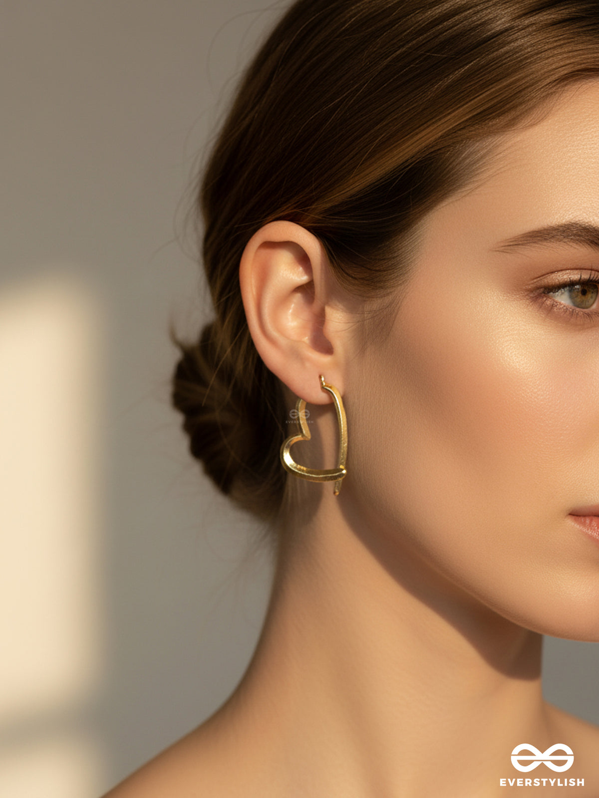 Curved Heartline - Minimal Open Heart Ear Jackets